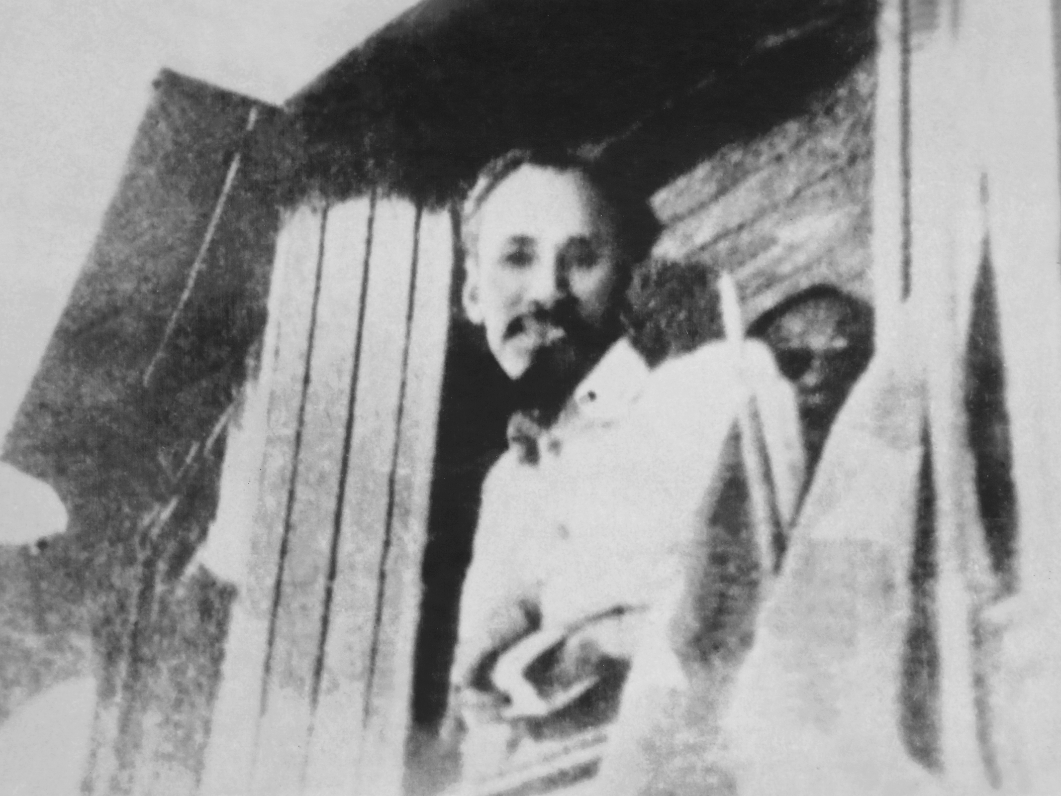 Bác Hồ từ Pháp về nước, Bác đi tàu hỏa từ Hải Phòng về Hà Nội, trên tàu có đặt máy điện thoại để phục vụ Bác, năm 1946