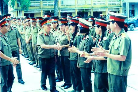 Đại tướng Võ Nguyên Giáp, nguyên Bộ trưởng Bộ Quốc phòng thăm Bộ đội Thông tin liên lạc, năm 1995