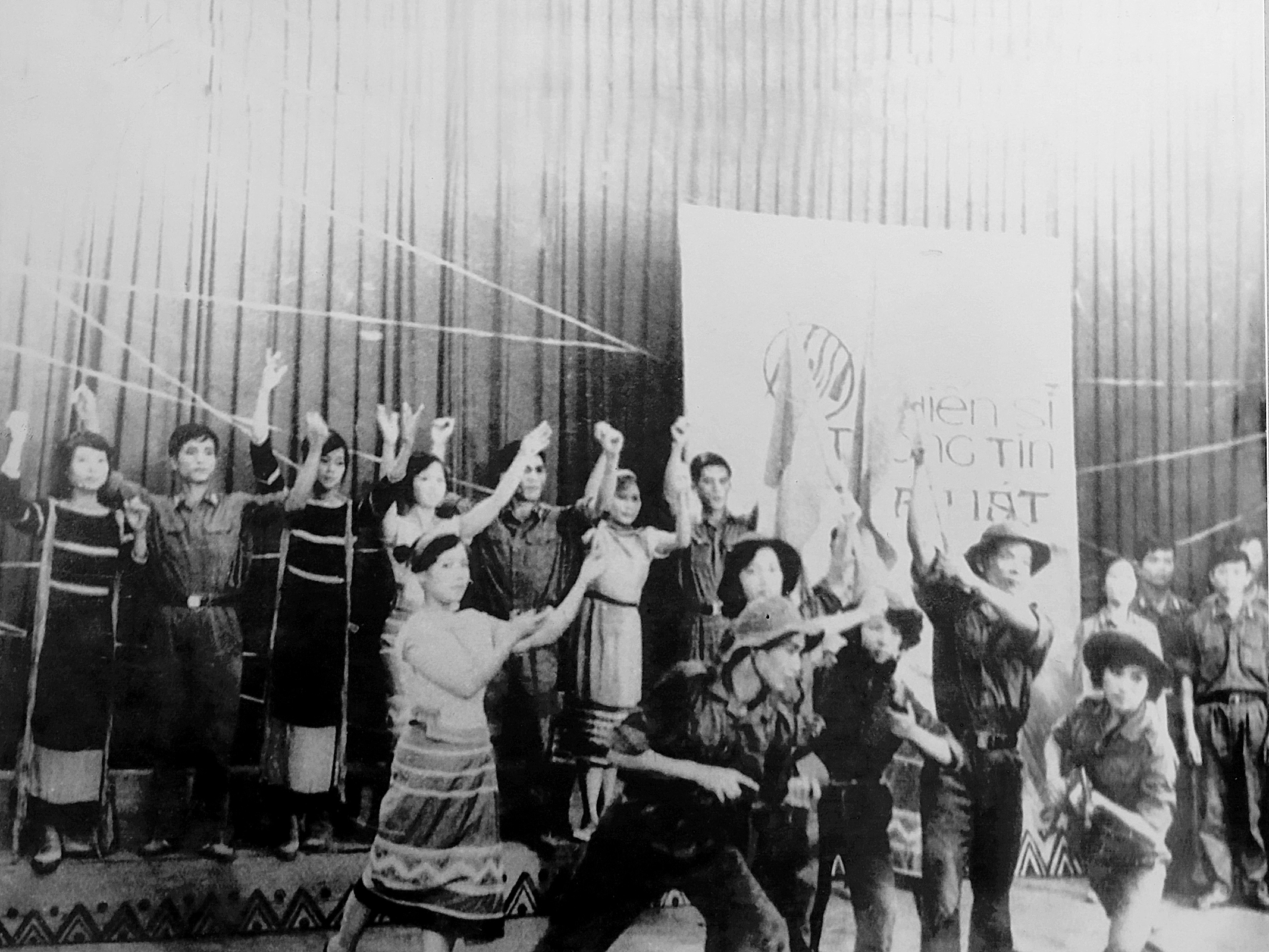 Chiến sĩ thông tin sáng tác và biểu diễn nghệ thuật trong kháng chiến chống Mỹ, năm 1973