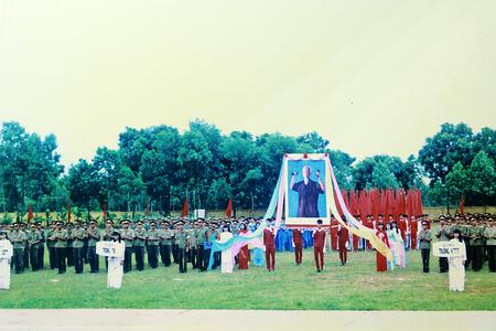 Lễ khai mạc Hội thao quốc phòng của Binh chủng Thông tin liên lạc, năm 1997