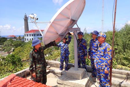 Lữ đoàn 132 hỗ trợ triển khai các Trạm thông tin kỹ thuật số trên quần đảo Trường Sa, năm 2024