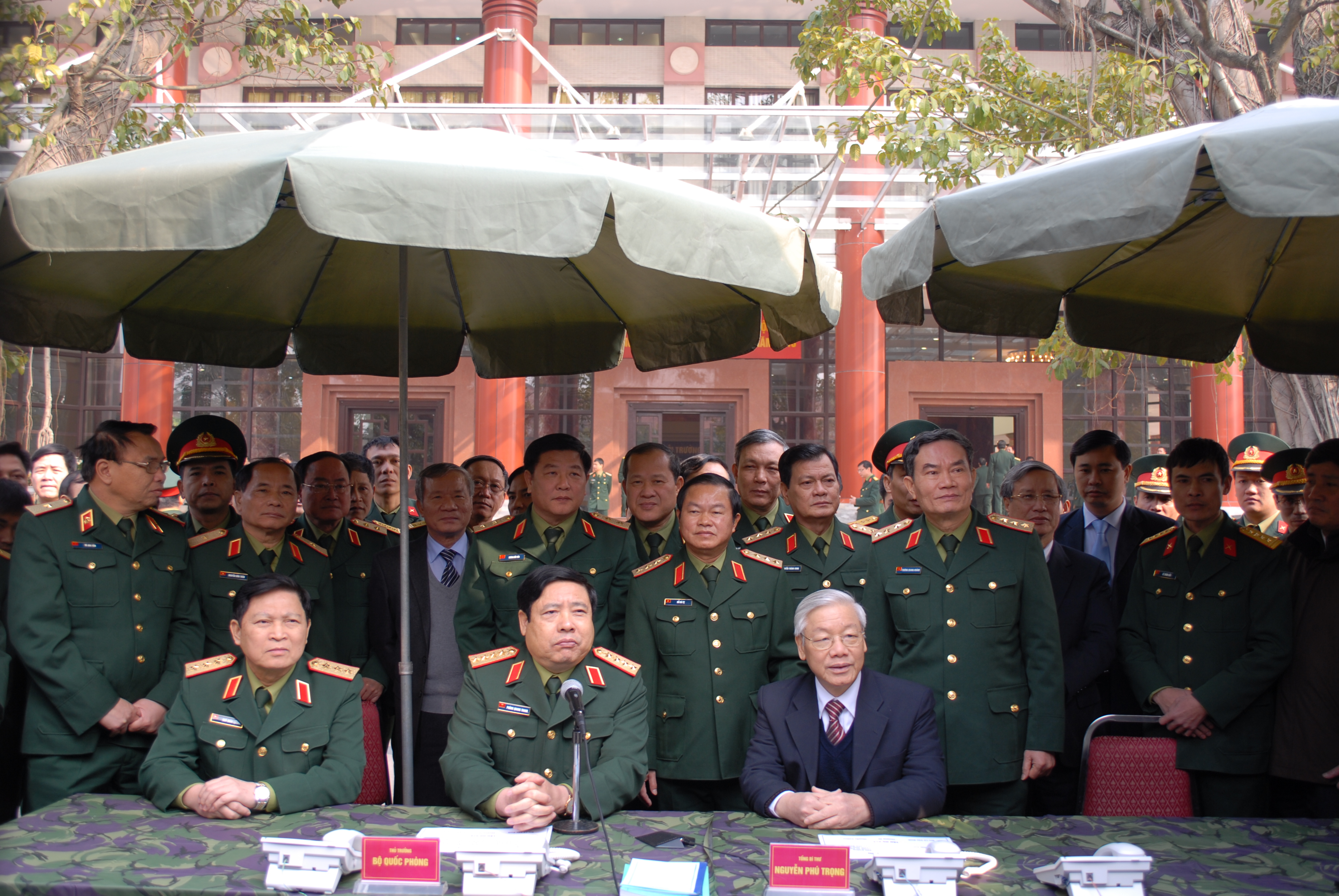 Lữ đoàn 205 bảo đảm thông tin liên lạc, truyền hình phục vụ Tổng Bí Thư Nguyễn Phú Trọng nói chuyện với quân và dân quần đảo Trường Sa, tháng 12/2013