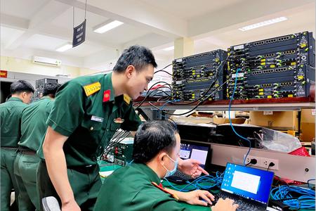 Trung tâm Kỹ thuật Thông tin Công nghệ cao huấn luyện chuyên môn cho cán bộ, nhân viên kỹ thuật toàn quân