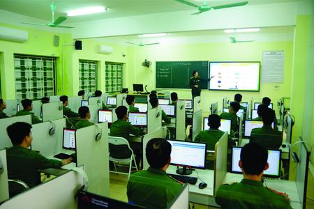 Trường Cao đẳng Kỹ thuật Thông tin tích cực ứng dụng công nghệ thông tin trong giảng dạy Tiếng Anh cho học viên