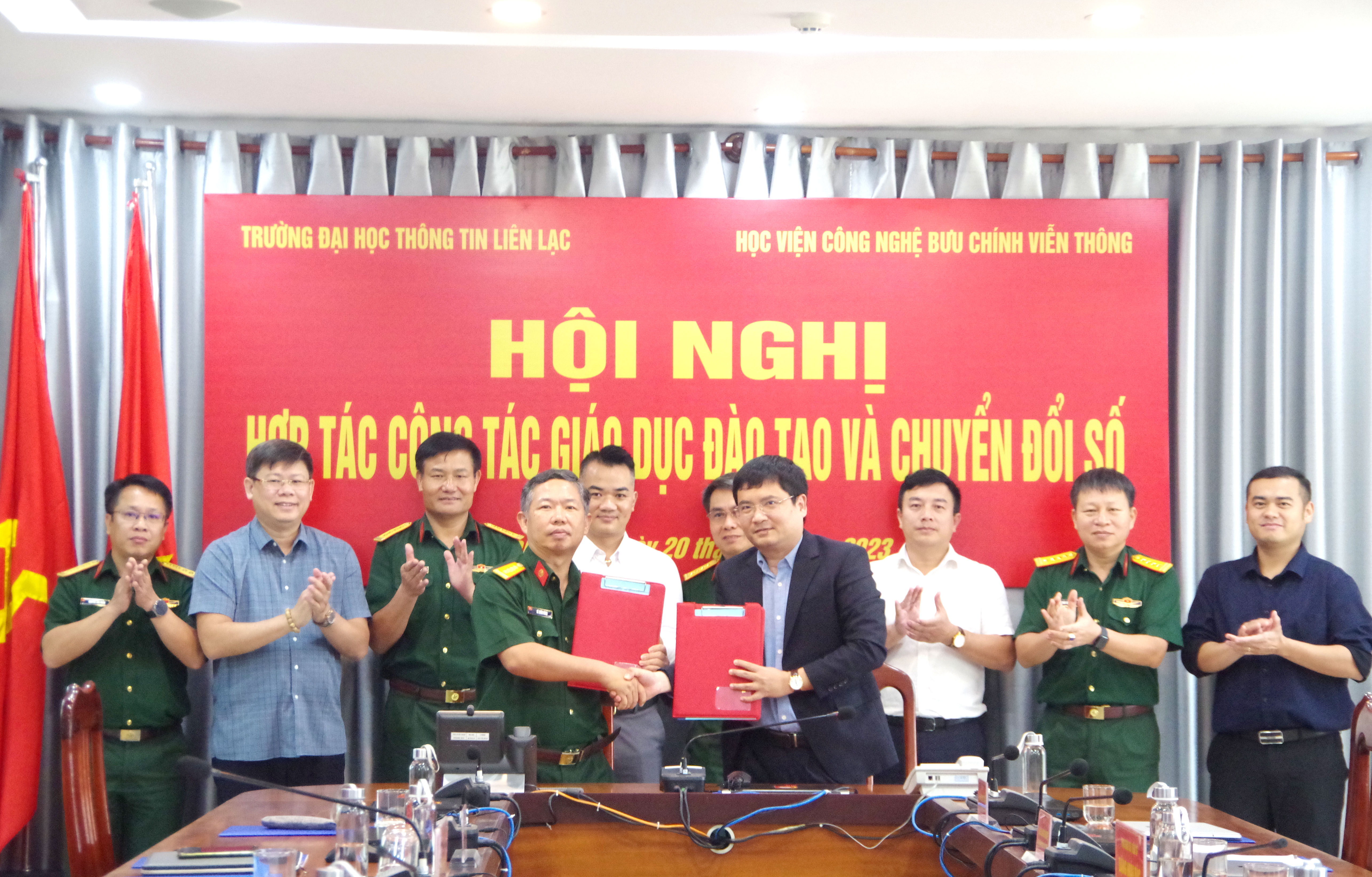 Trường Sĩ quan Thông tin ký kết hợp tác công tác giáo dục đào tạo và chuyển đổi số với Học viện Công nghệ Bưu chính Viễn thông, ngày 20/10/2023