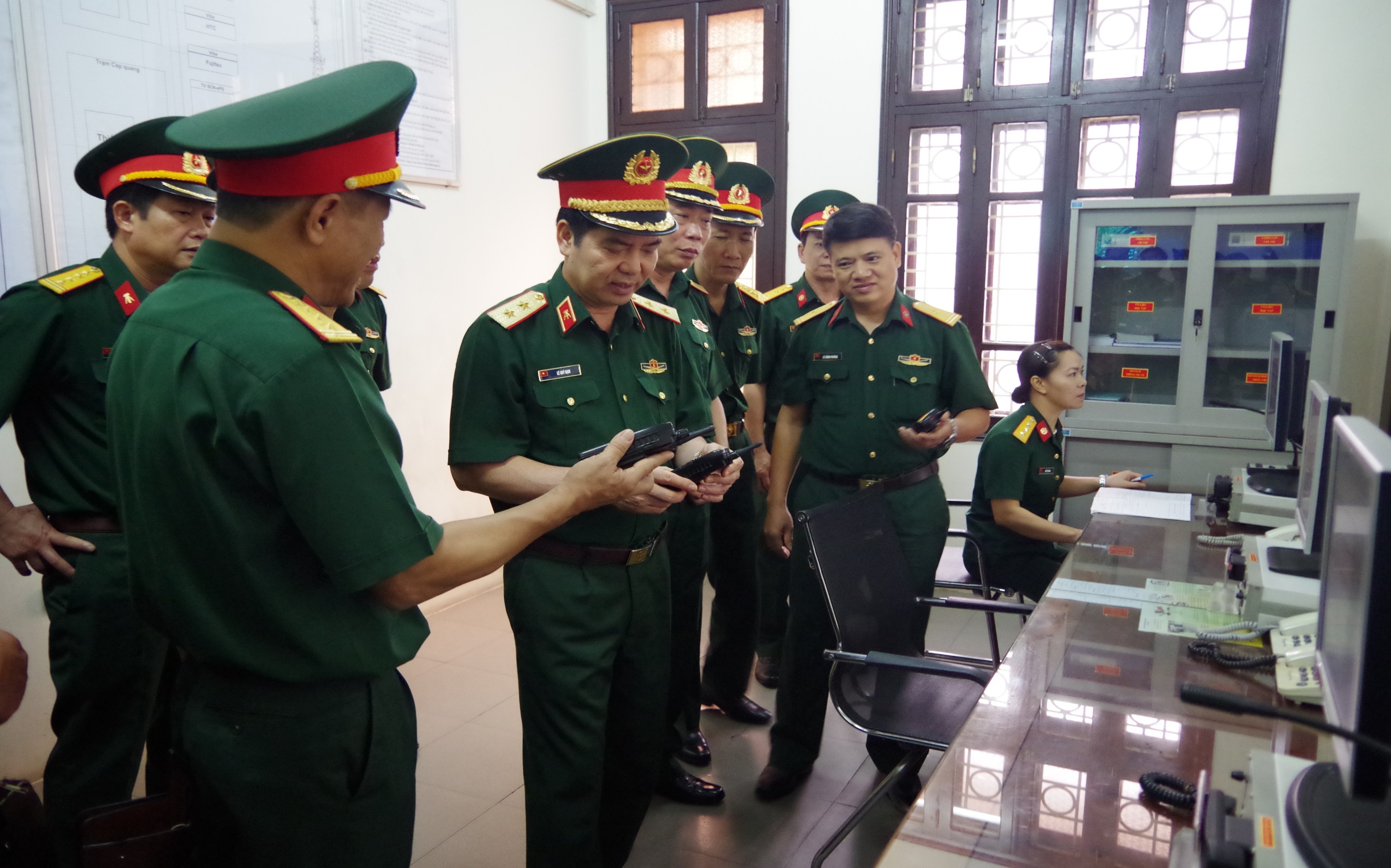 Trung tướng Lê Quý Đạm, Chủ nhiệm Tổng cục Kỹ thuật kiểm tra hệ thống Radio Trunking tại Lữ đoàn 205, năm 2020