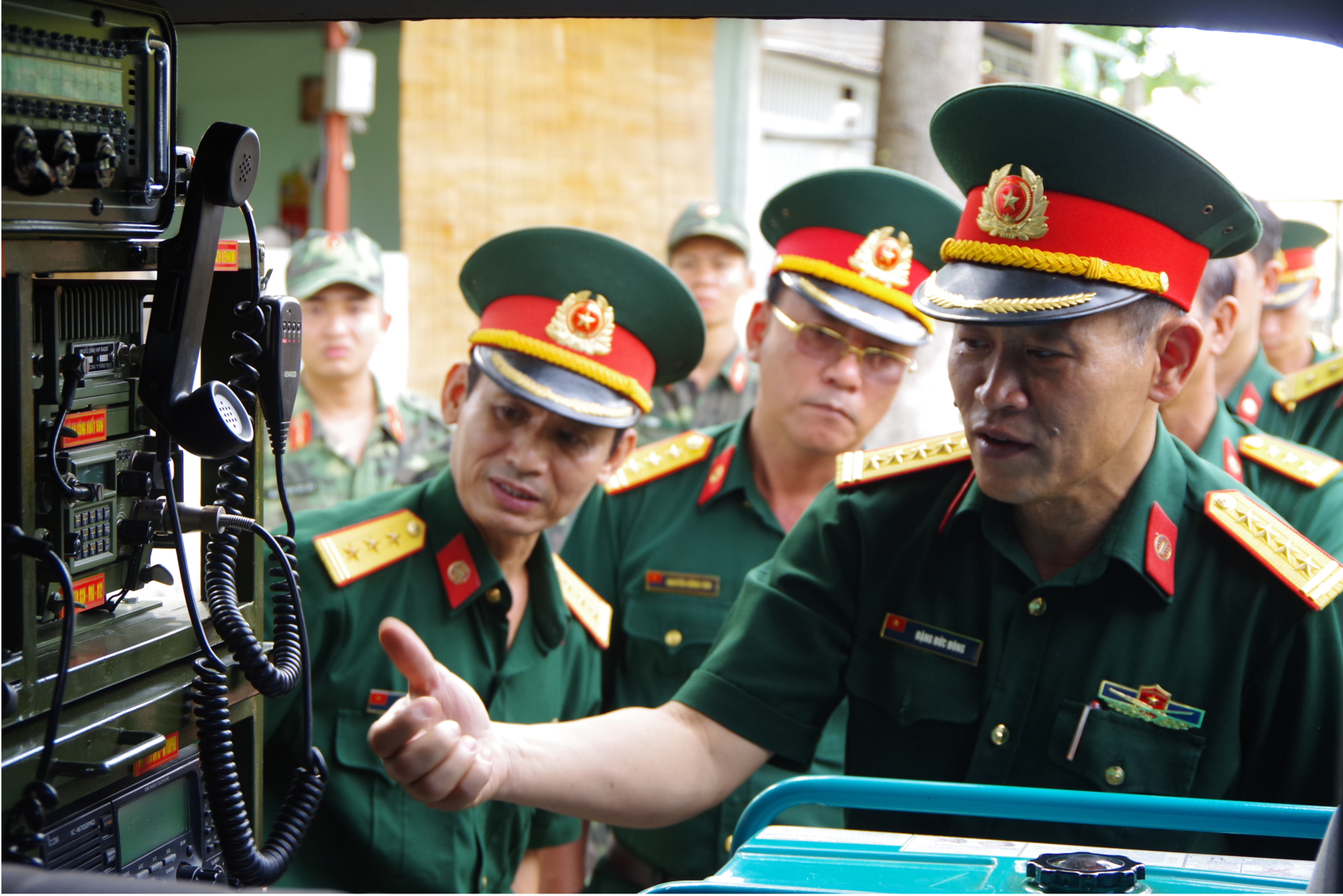 Đại tá Đặng Đức Đông, Phó Tư lệnh Binh chủng kiểm tra công tác kỹ thuật đối với lực lượng thông tin Quân khu 7, tháng 7/2017