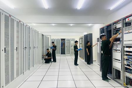 Lữ đoàn 205 duy trì nghiêm nền nếp bảo quản phòng trạm máy