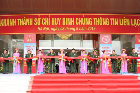 Đại tướng Phùng Quang Thanh, Bộ trưởng Bộ Quốc phòng cắt băng khánh thành Sở chỉ huy Binh chủng Thông tin, tháng 9/2013