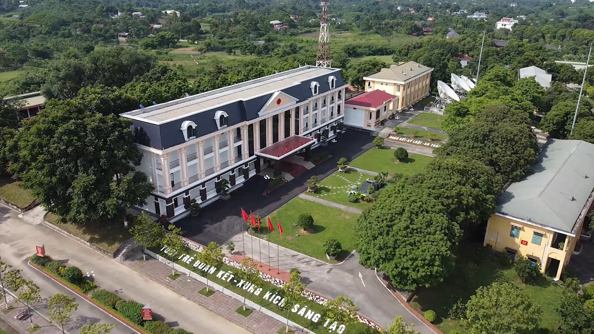 Sở chỉ huy Lữ đoàn 134 – công trình mang kiến trúc hiện đại, điểm nhấn tạo cảnh quan môi trường chính quy, sáng, xanh, sạch, đẹp