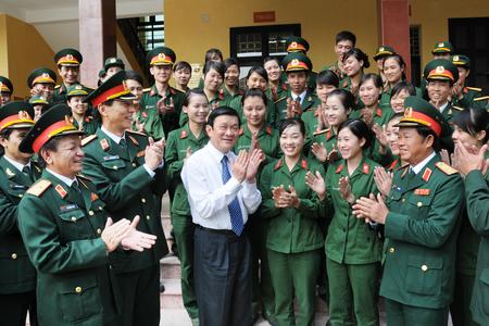 Đồng chí Trương Tấn Sang, Chủ tịch nước thăm và nói chuyện với cán bộ, chiến sĩ Binh chủng, tháng 10/2011