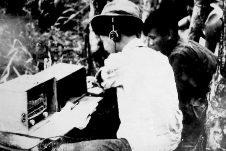 Đài Vô tuyến điện của bộ đội ta đảm bảo thông tin liên lạc trong trận Mộc Hóa, Tân An, ngày 16/9/1948