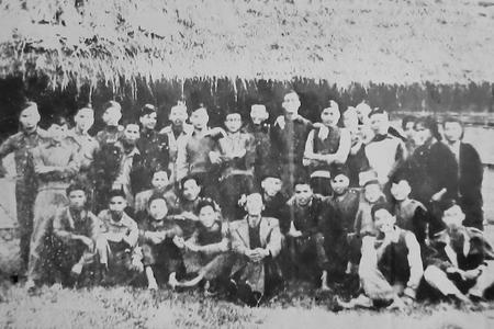 Lớp huấn luyện khóa I đào tạo cán bộ chỉ huy thông tin, tại Đại Từ, Thái Nguyên, năm 1949