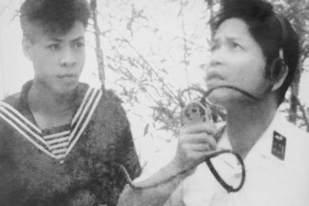 Chiến sĩ thông tin Vô tuyến điện Hải quân, thuộc khu Tuần phòng 1 bảo đảm thông tin liên lạc phục vụ chỉ huy chiến đấu, năm 1964