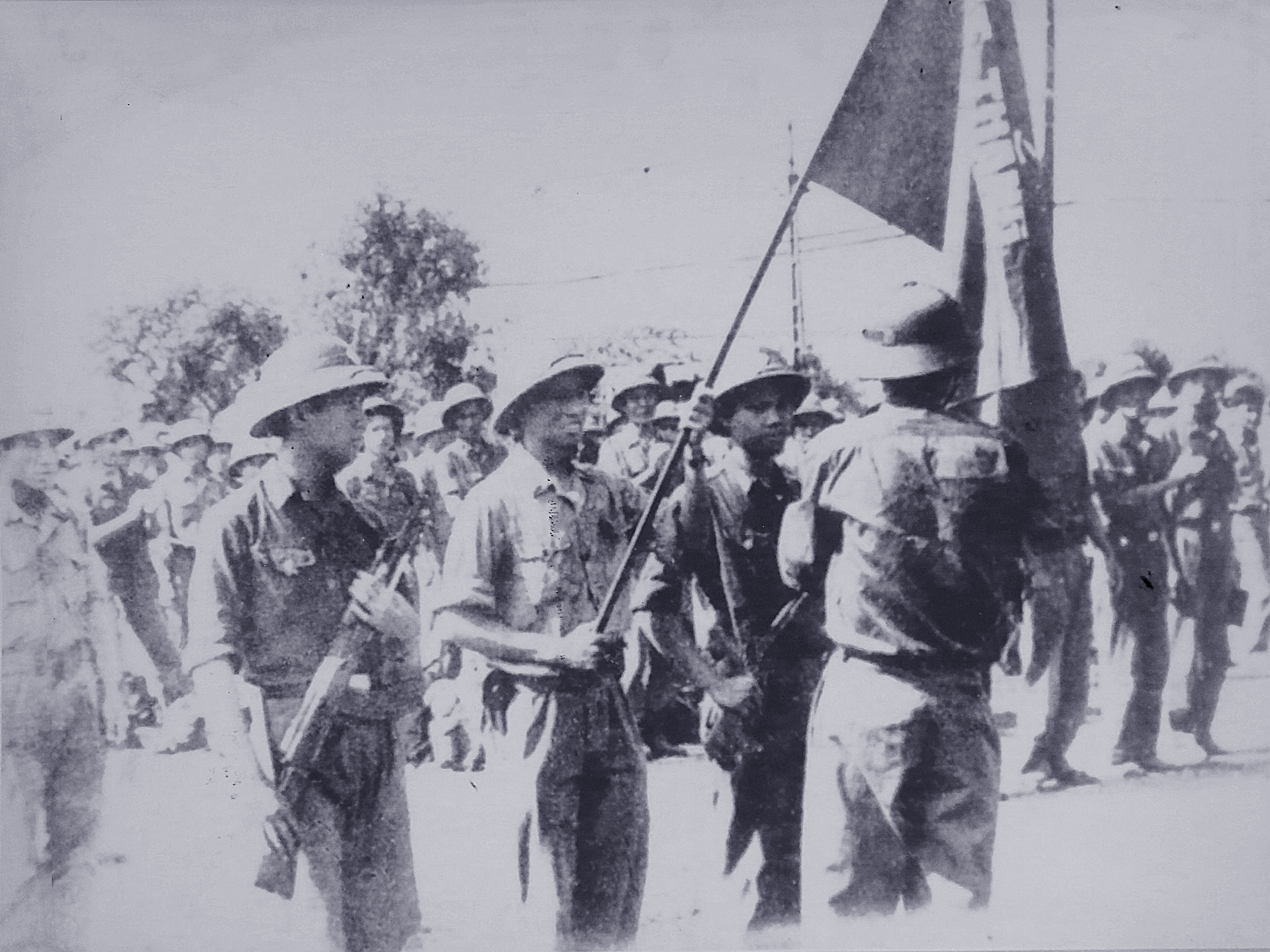 Cán bộ, chiến sĩ Tiểu đoàn 1 thông tin cơ động, Binh chủng Thông tin chuẩn bị lên đường làm nhiệm vụ bảo vệ biên giới Tây Nam của Tổ quốc, năm 1978