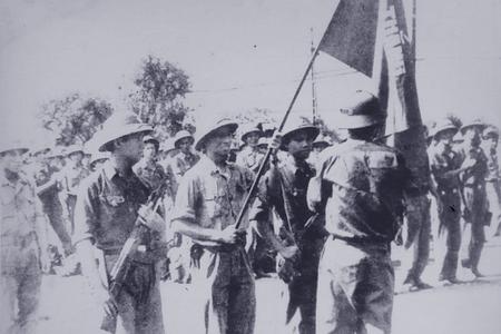 Cán bộ, chiến sĩ Tiểu đoàn 1 thông tin cơ động, Binh chủng Thông tin chuẩn bị lên đường làm nhiệm vụ bảo vệ biên giới Tây Nam của Tổ quốc, năm 1978