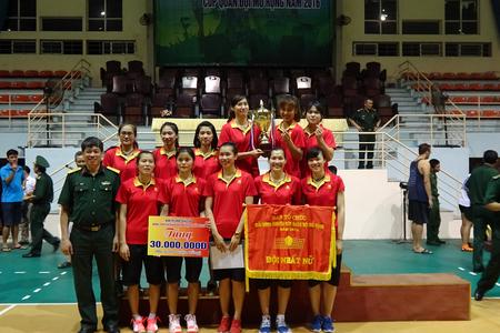 Đội bóng chuyền nữ Bộ Tư lệnh Thông tin Liên Việt - Postbank giành chức vô địch Giải Quân đội mở rộng, ngày 28/6/2016