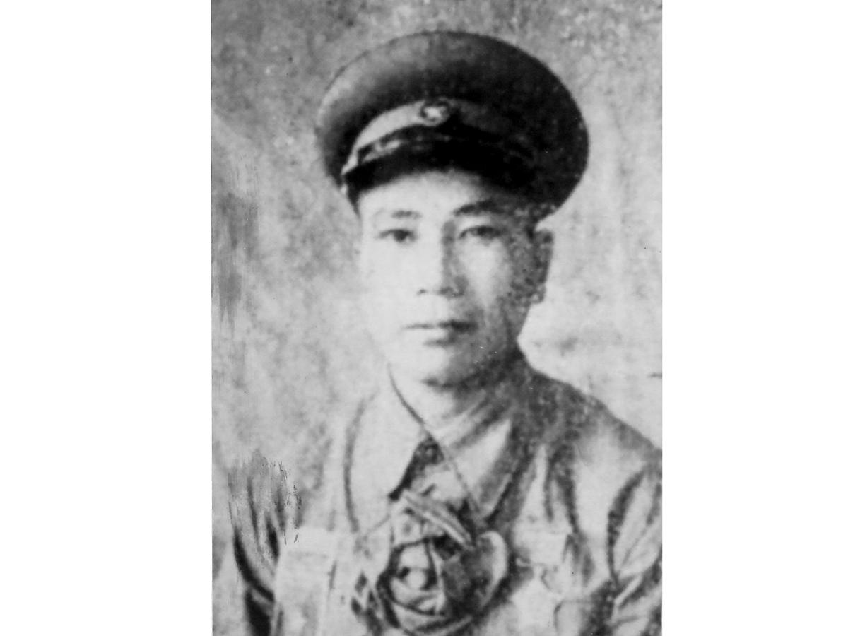 ANH HÙNG CHU VĂN MÙI VÀ MÁY VÔ TUYẾN ĐIỆN BC- 1000