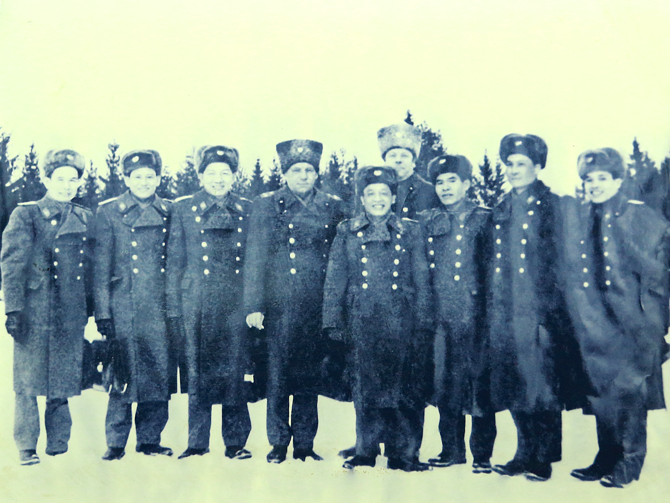 Khóa đào tạo Sĩ quan Chỉ huy kỹ thuật cấp chiến dịch cho Việt Nam và các nước Đông Âu tại Liên Xô, năm 1974 - 1975