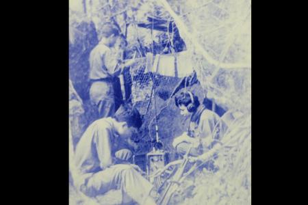 Chiến sĩ Thông tin Sư đoàn 312 bảo đảm TTLL phục vụ chiến dịch Bắc Lào, tháng 12/1971.