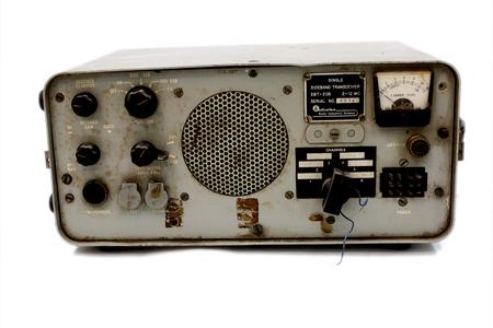 Máy VTĐ SBT-20B, chiến lợi phẩm ta thu được của Mỹ sau ngày miền Nam hoàn toàn giải phóng. Sau đó Phòng Trang bị kỹ thuật (Cục Kỹ thuật) Binh chủng TTLL nghiên cứu dùng trong công tác huấn luyện các đơn vị thông tin toàn quân, năm 1975