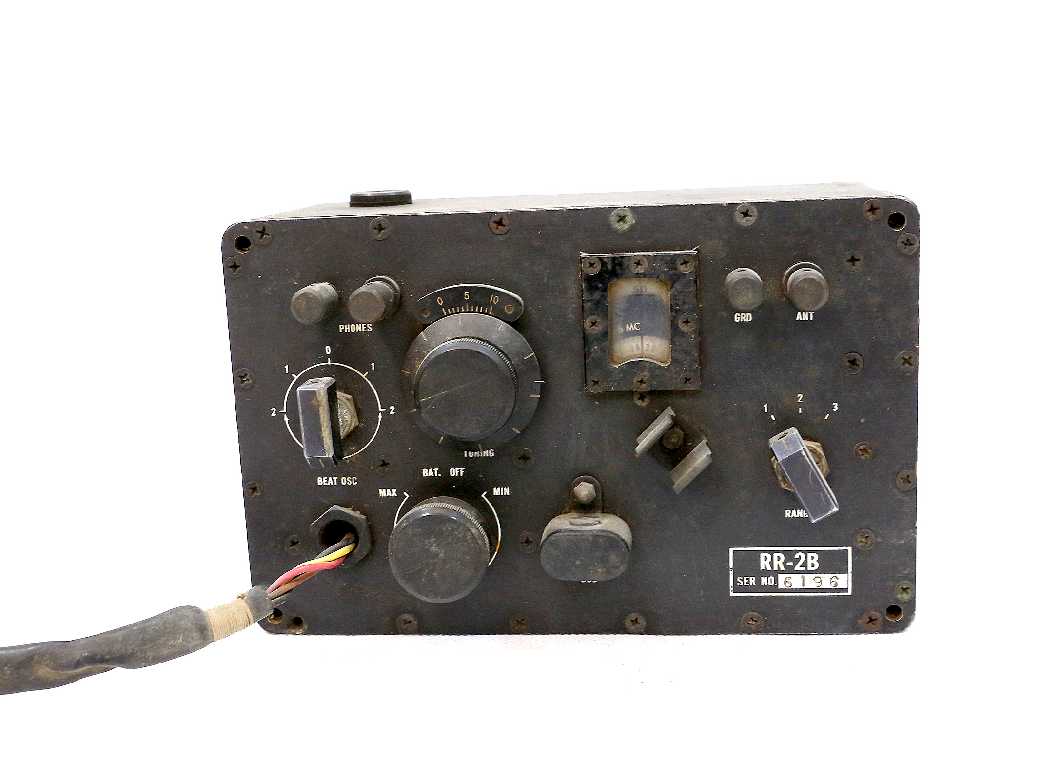 Máy VTĐ RR-2B, chiến lợi phẩm ta thu được của Mỹ sau ngày miền Nam hoàn toàn giải phóng. Sau đó Phòng Trang bị kỹ thuật (Cục Kỹ thuật) Binh chủng TTLL nghiên cứu dùng trong công tác huấn luyện các đơn vị thông tin toàn quân, năm 1975