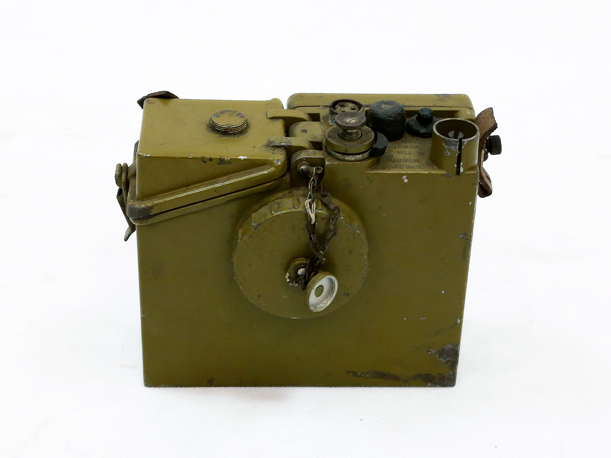 Máy Vô tuyến điện P.126, chiến sĩ thông tin Tiểu đoàn 38 sử dụng đảm bảo TTLL phục vụ đơn vị chiến đấu từ năm 1969. Đặc biệt trong chiến tranh bảo vệ biện giới Tây Nam và làm nhiệm vụ quốc tế với nước bạn Campuchia đến năm 1989