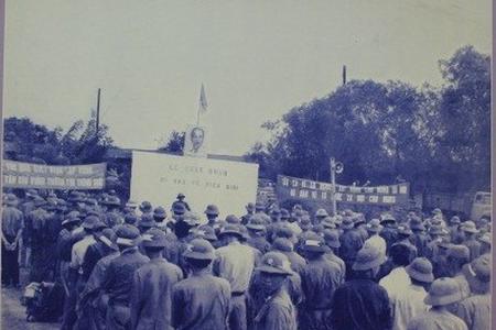 Chiến sĩ thông tin trước giờ xuất quân bảo vệ biên giới phía Bắc, năm 1979