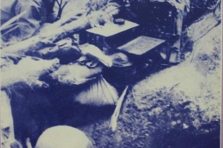 Tổ đài trên chốt Hoàng Liên Sơn chuyển mệnh lệnh chiến đấu bảo vệ biên giới phía Bắc, năm 1979