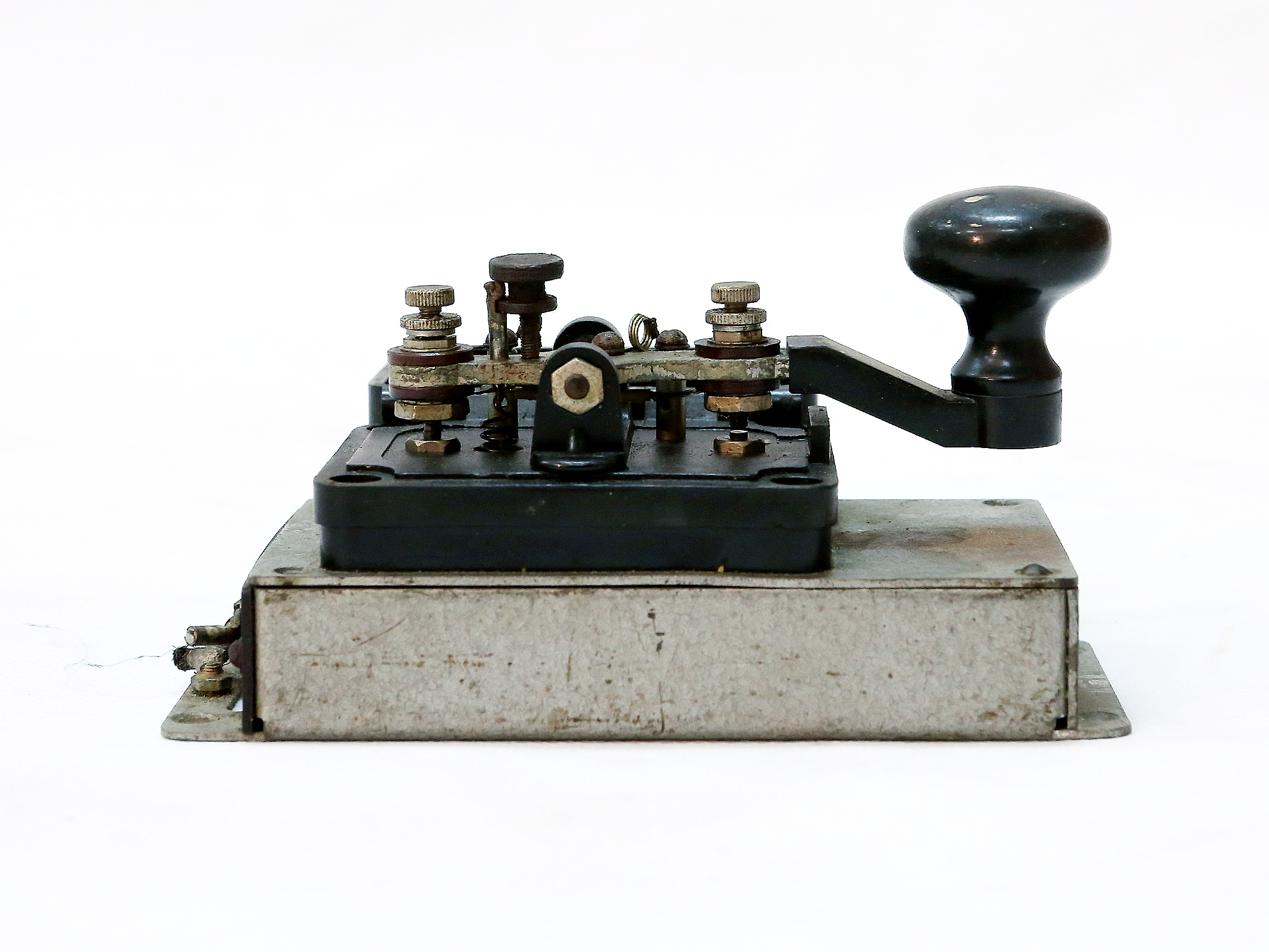 Ma-níp máy VTĐ 102E, trang bị cho Đồn 207 công an Biên phòng, Hoành Bồ, Quảng Ninh sử dụng bảo đảm TTLL phục vụ đánh trả quân xâm lược, năm 1979.