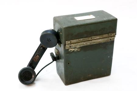 Máy điện thoại D65, chiến sĩ thông tin Trung đoàn 43 Quảng Ninh sử dụng bảo đảm TTLL phục vụ đơn vị chiến đấu trong cuộc chiến tranh biên giới phía Bắc, năm 1979