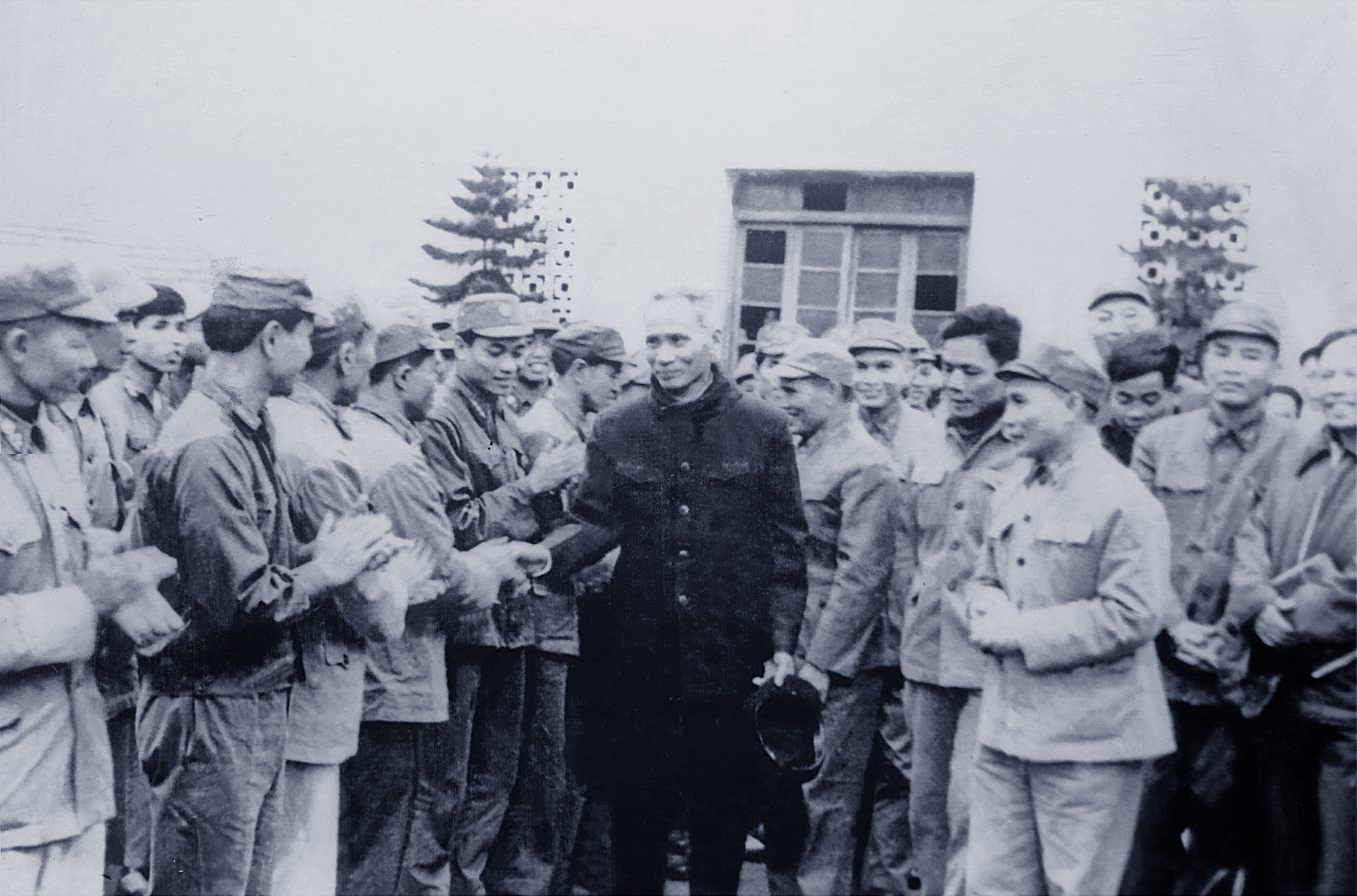 Đồng chí Phạm Văn Đồng, Thủ tướng Chính phủ thăm Bộ đội Thông tin liên lạc, năm 1972