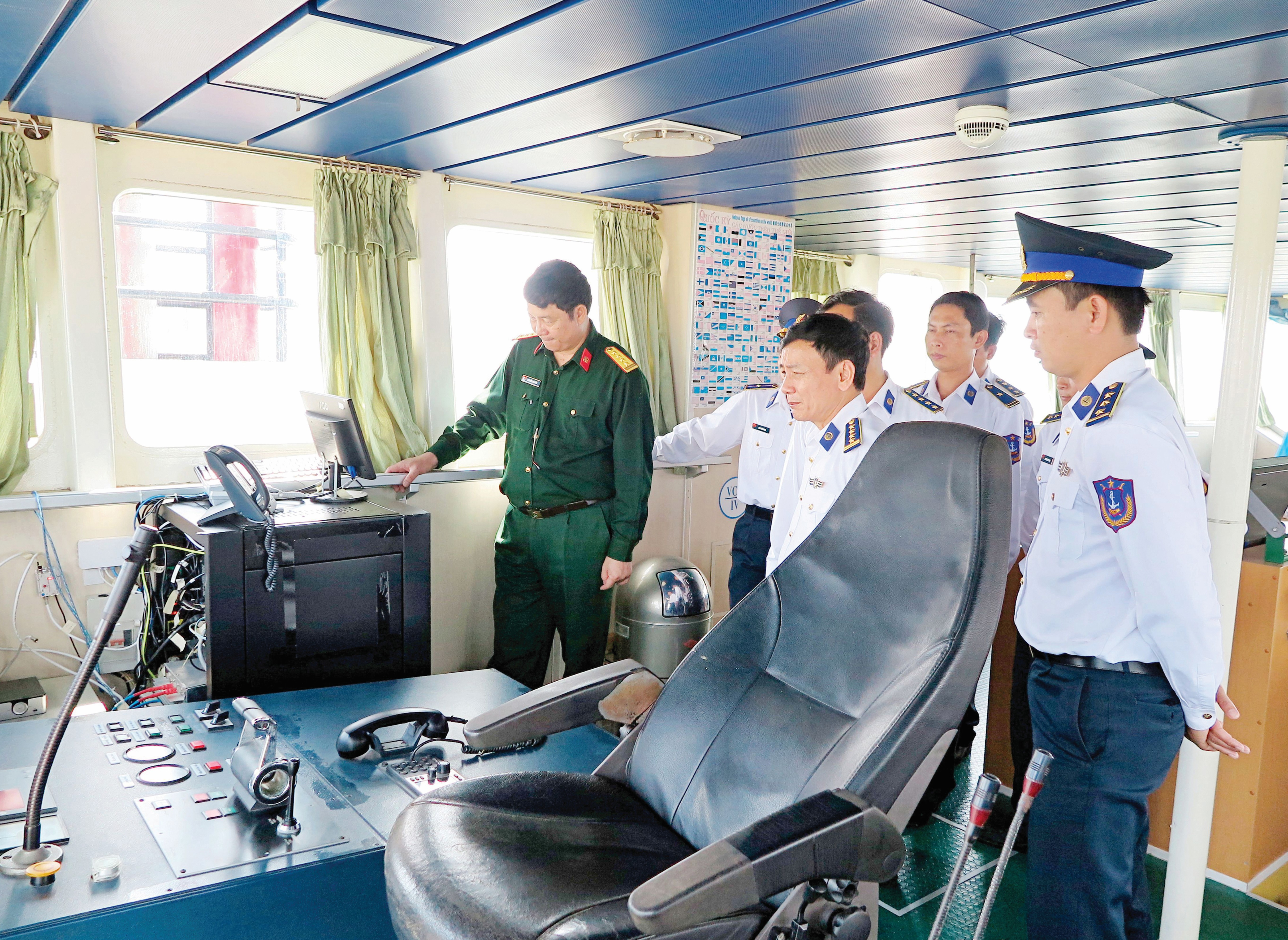 Đại tá Nguyễn Chí Kiên, Phó Tư lệnh Binh chủng Kiểm tra bảo đảm thông tin liên lạc tại Vùng 3, Bộ Tư Lệnh Cảnh sát biển, tháng 5/2016