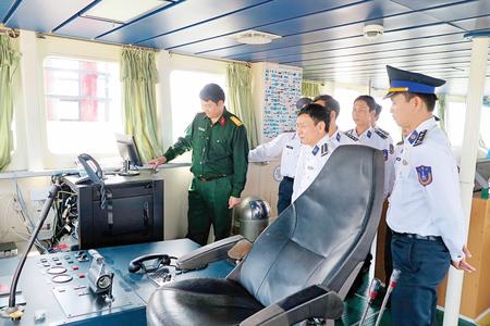 Đại tá Nguyễn Chí Kiên, Phó Tư lệnh Binh chủng Kiểm tra bảo đảm thông tin liên lạc tại Vùng 3, Bộ Tư Lệnh Cảnh sát biển, tháng 5/2016