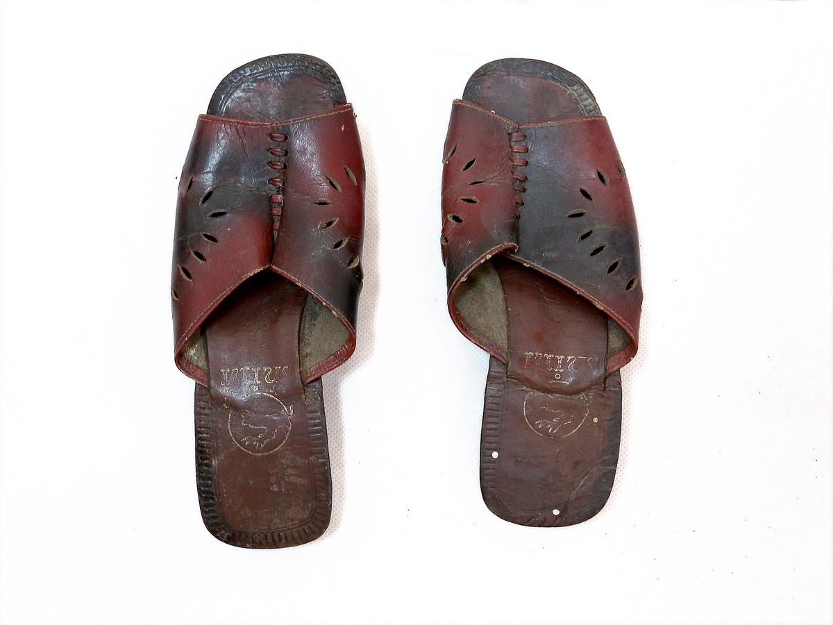 Đôi dép Săm-pô, đồng chí Hồ Thị Vân - giao liên Đại đội 3, Trung đoàn 26, tỉnh đội Quảng Nam - Đà Nẵng sử dụng chuyển công văn, tài liệu (1968-1971).